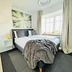 Aday - Modern 2 Bedroom Charming Central Apartment With Public Parking