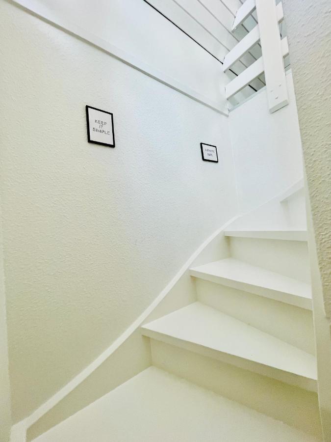 Aday - Modern 2 Bedroom Charming With Public Parking *