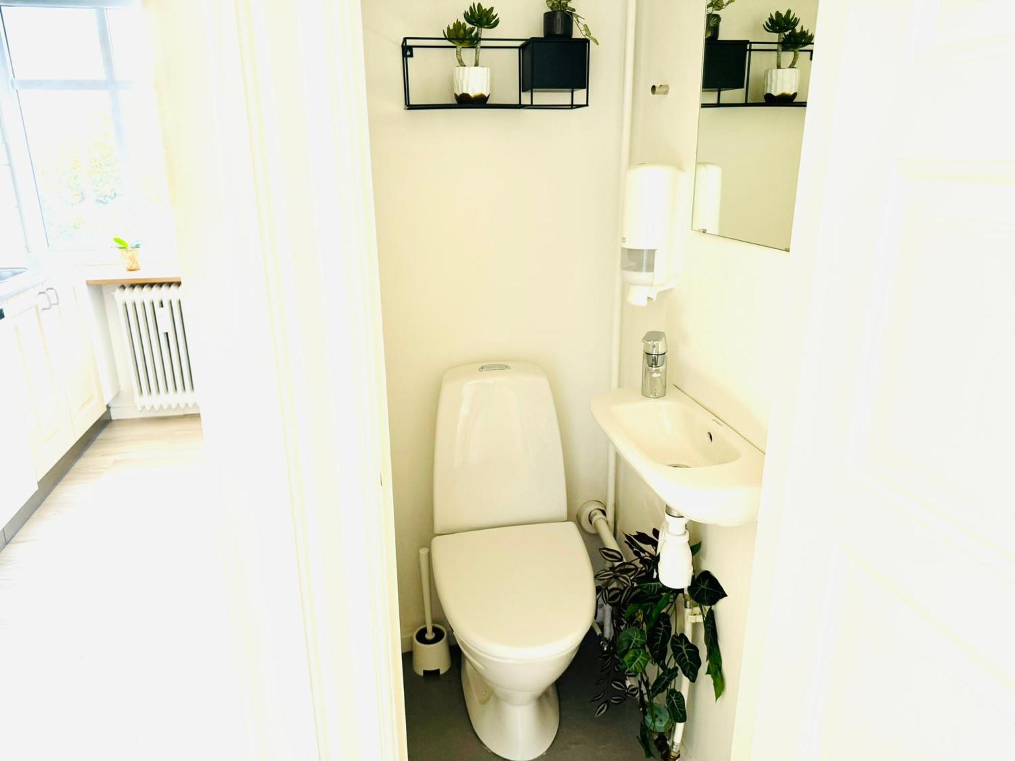 Aday - Modern 2 Bedroom Charming With Public Parking *